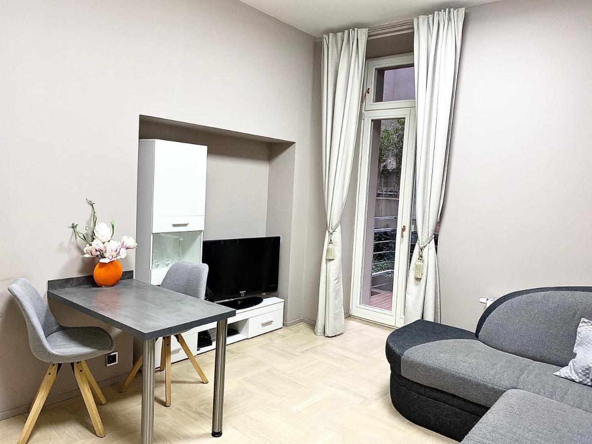 Exclusive Apartment + Best Located Прага Екстериор снимка