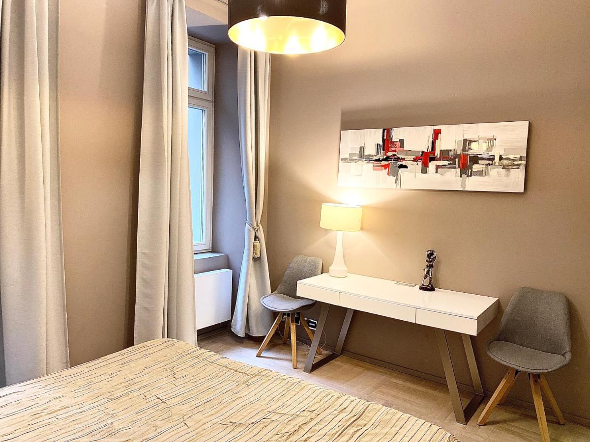 Exclusive Apartment + Best Located Прага Екстериор снимка